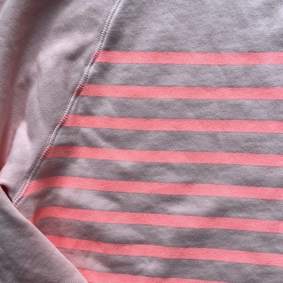 GAP women’s sweatshirt, size medium - Picture 3 of 4